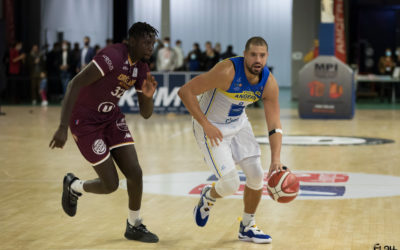 Jason Jones première recrue du VCB